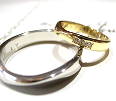 北海道滝川市二人で作る結婚指輪プラチナ900とK18イエローゴールドにダイヤモンド3連