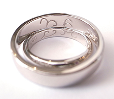 北海道滝川市二人で作る結婚指輪プラチナ900に裏面合わせイニシャル