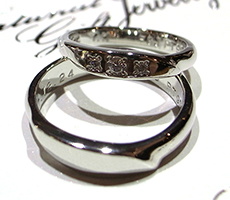 北海道滝川市二人で作るプラチナ900の結婚指輪にダイヤモンド3連