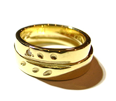 北海道滝川市二人で作る結婚指輪はK18イエローゴールドとダイヤモンド