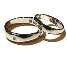 北海道空知自分で結婚指輪手作りプラチナ900　ダイヤモンド　アクアマリン